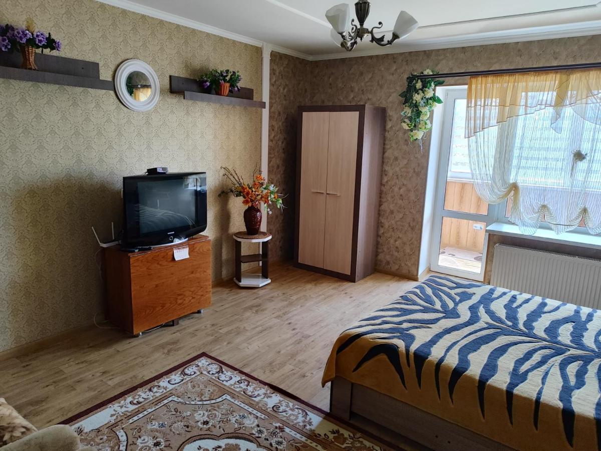 Апартаменти В Новому Будинку В Самому Центрi Khmelʼnytsʼkyy Bagian luar foto